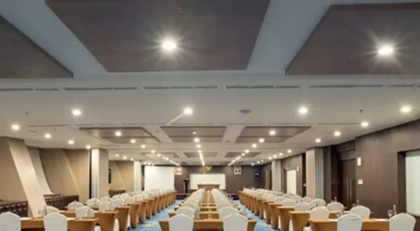 هتل Bw Luxury Jambi