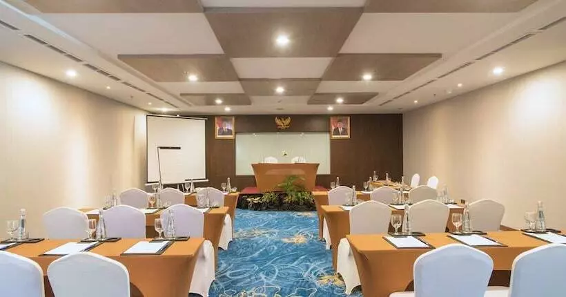 هتل Bw Luxury Jambi