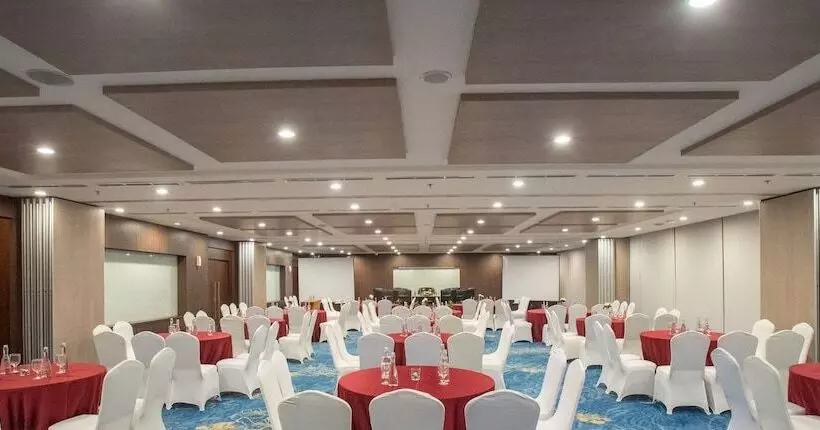 هتل Bw Luxury Jambi