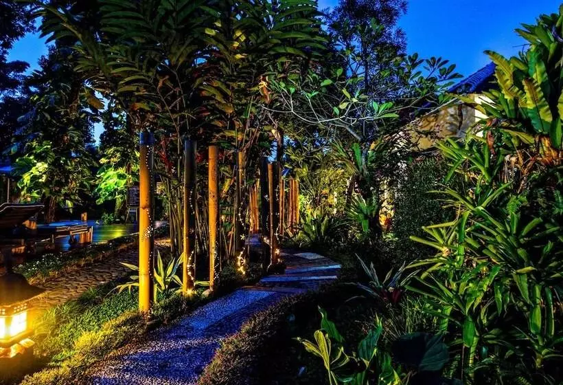 Hotelli Canvas Escape Resort