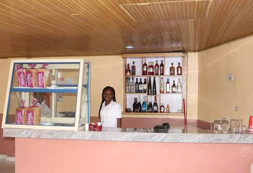Grand Decent Hotel And Suites