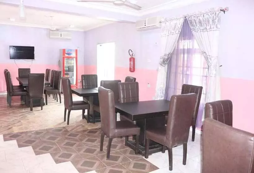 Grand Decent Hotel And Suites