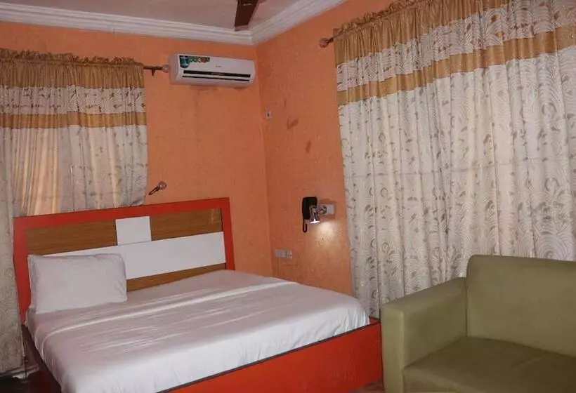 Grand Decent Hotel And Suites