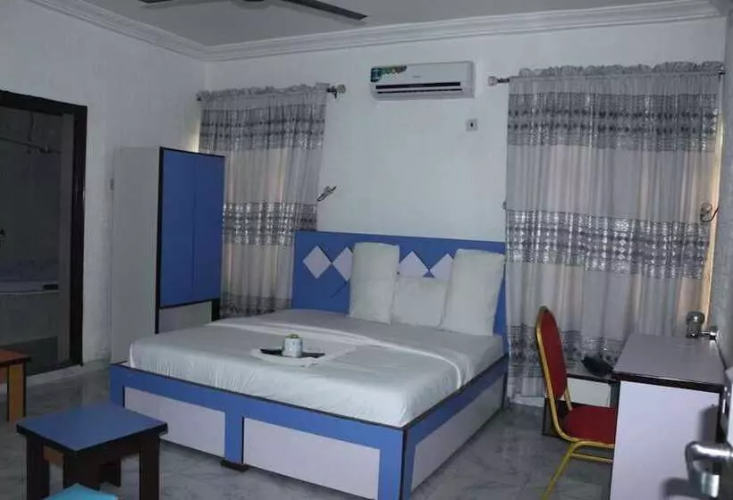 Grand Decent Hotel And Suites