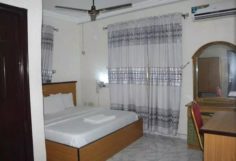 Grand Decent Hotel And Suites
