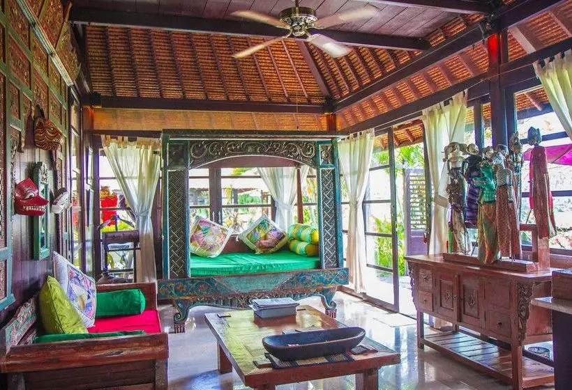 Hotelli Lodtunduh Sari