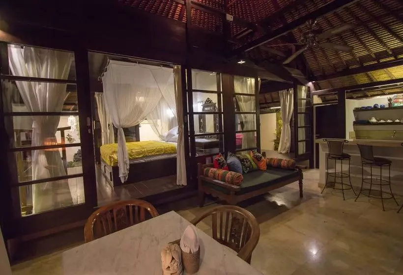 Hotelli Lodtunduh Sari