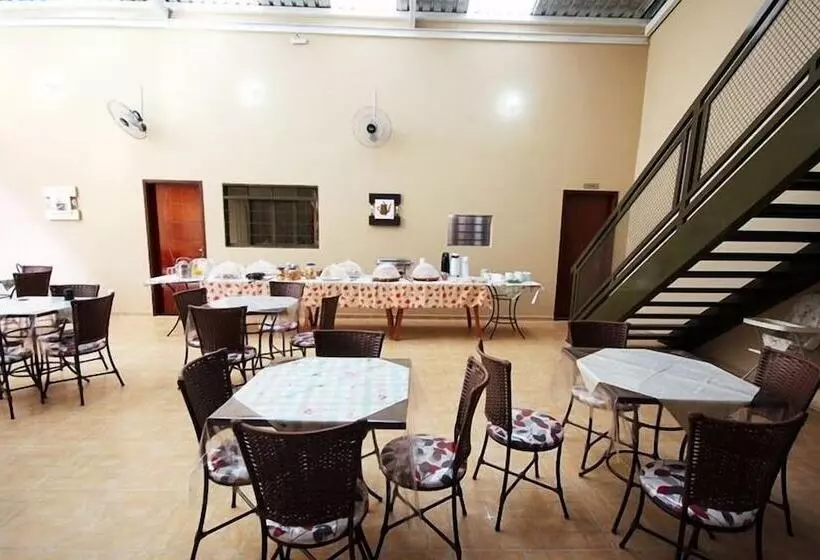 Hotelli Pousada Esmeralda Olimpia