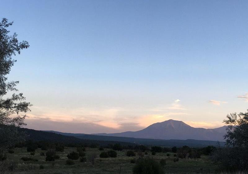 Мотель Spanish Peaks Inn