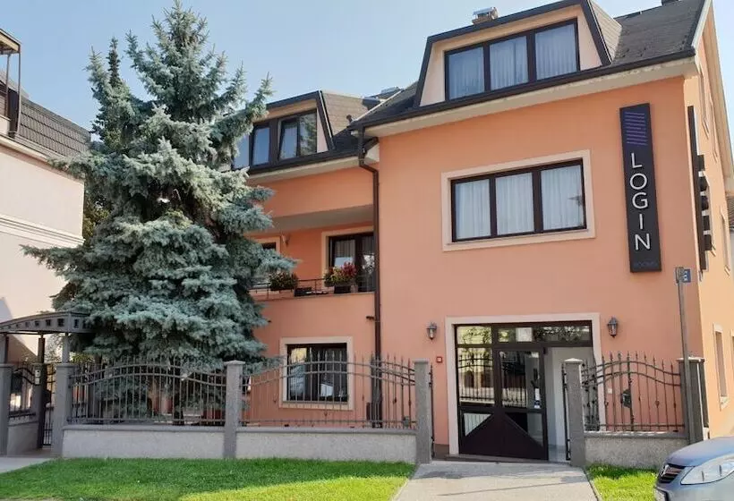 Majatalo Log In Rooms