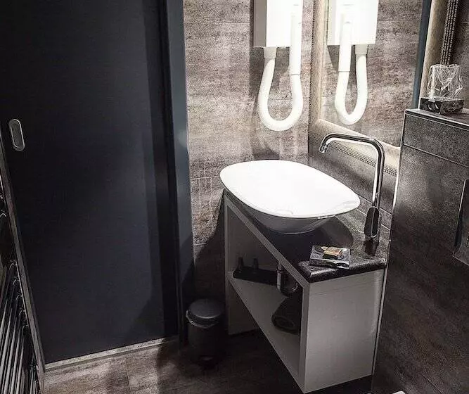 Majatalo Log In Rooms