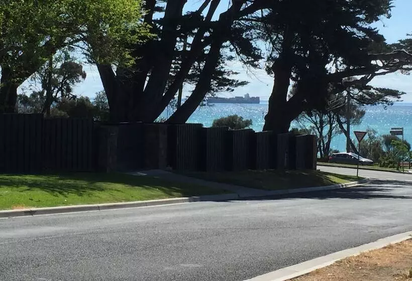 Aquawaters House By Barefoot Beach Stays