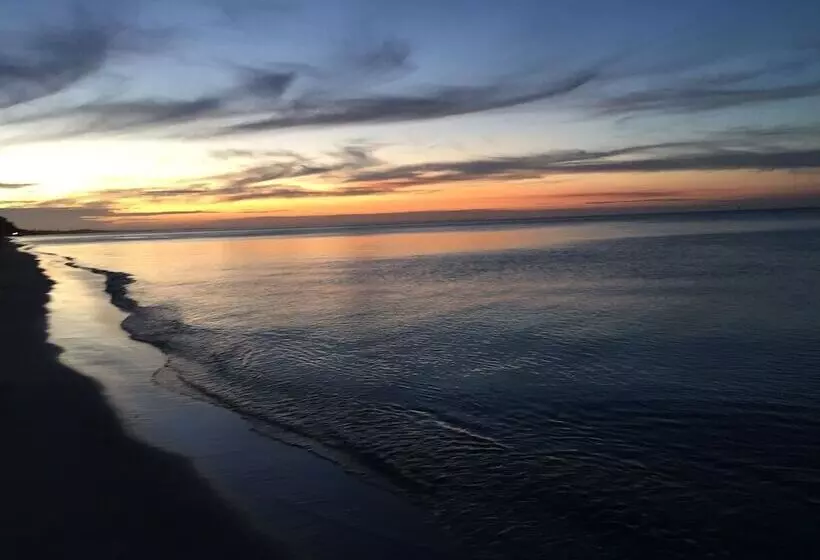 Aquawaters House By Barefoot Beach Stays