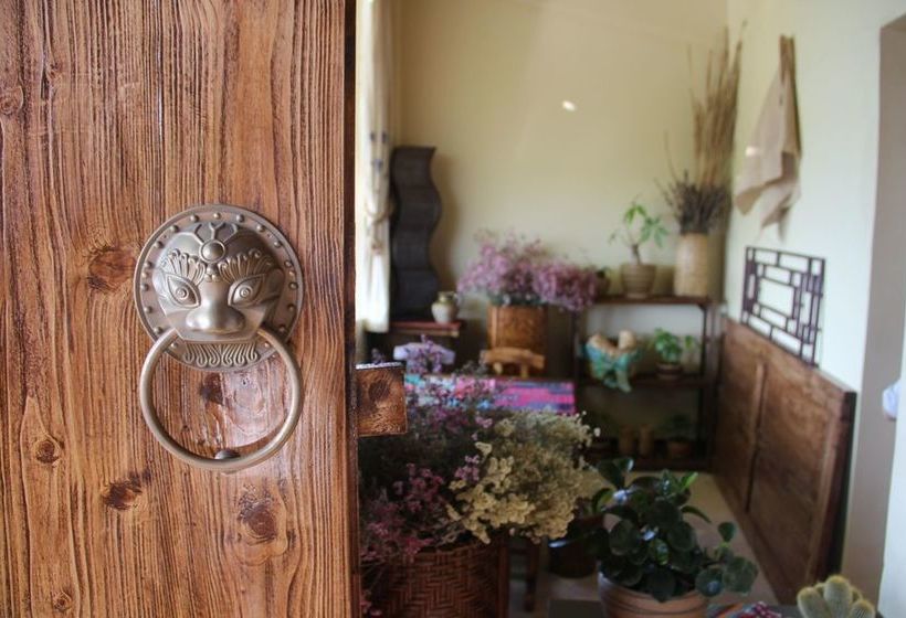 Buyi Hotel Resort Fuxian Lake