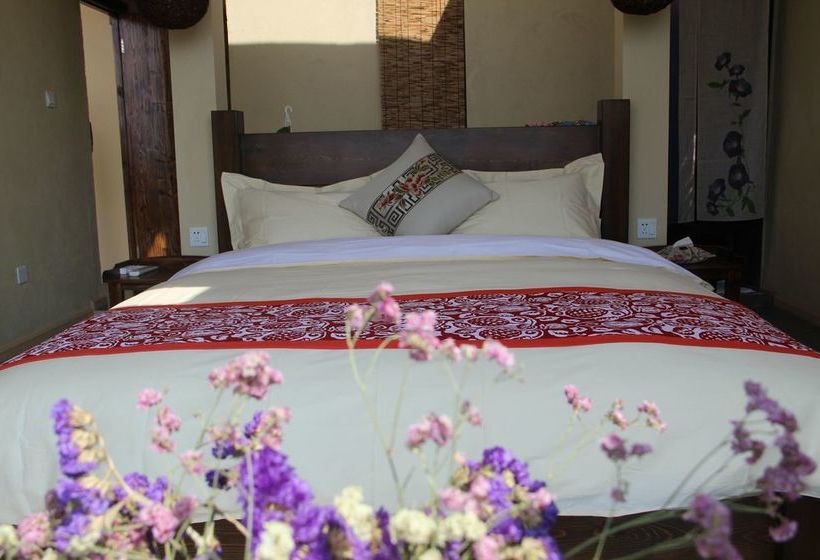 Buyi Hotel Resort Fuxian Lake