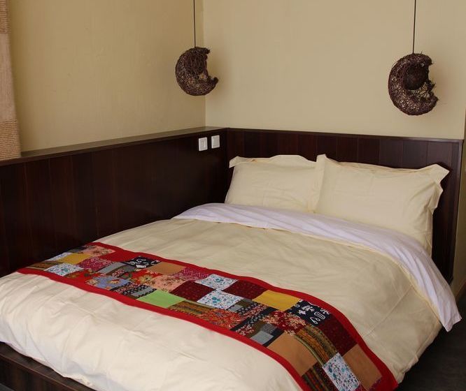 Buyi Hotel Resort Fuxian Lake