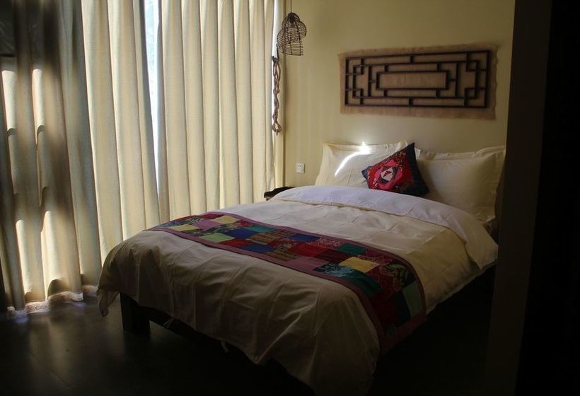 Buyi Hotel Resort Fuxian Lake