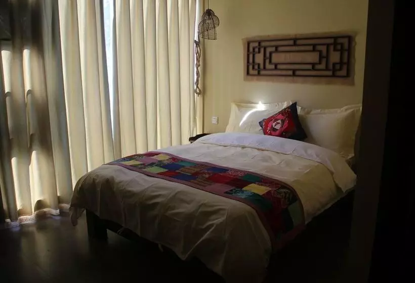 Buyi Hotel Resort Fuxian Lake