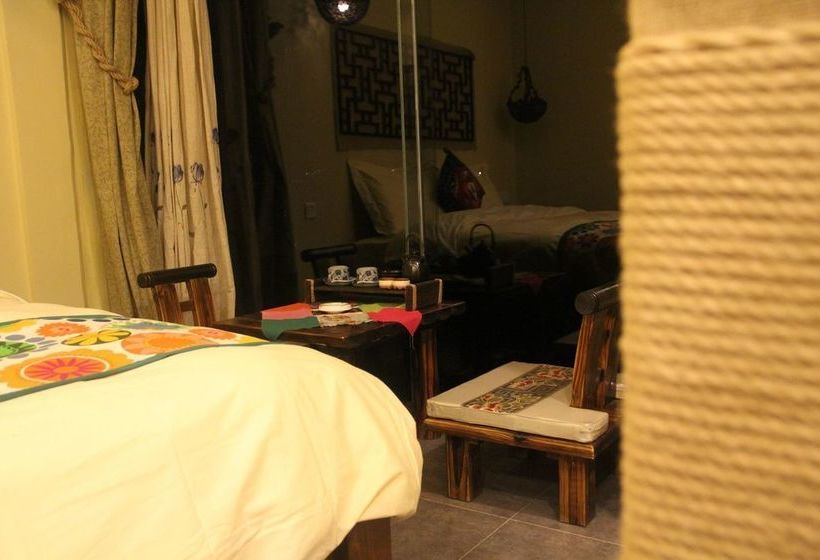 Buyi Hotel Resort Fuxian Lake