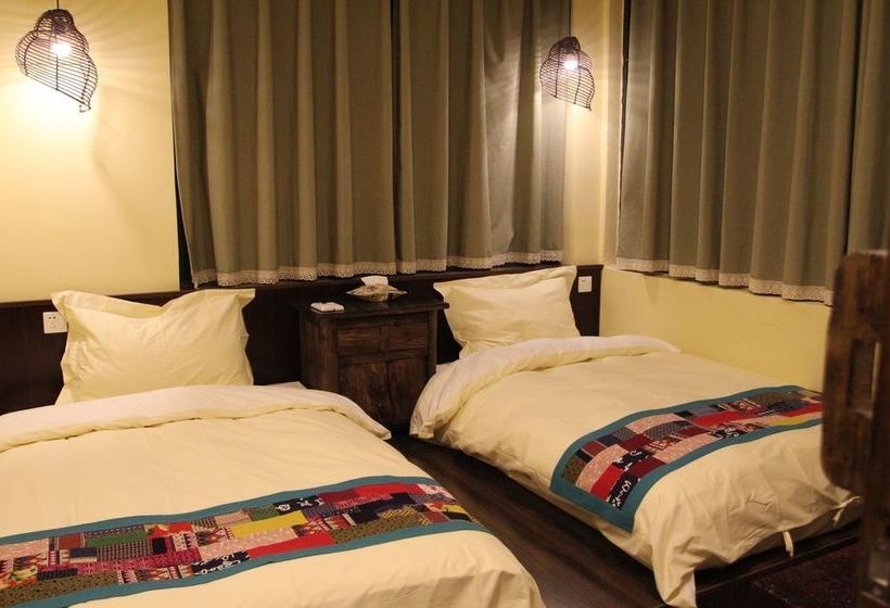 Buyi Hotel Resort Fuxian Lake