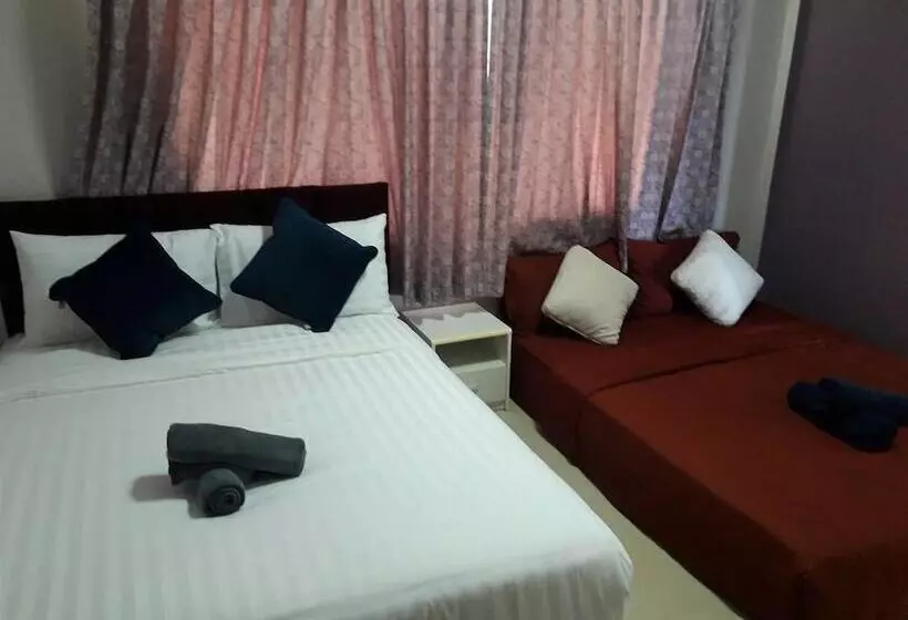 Gao Lighthouse Phala Beach