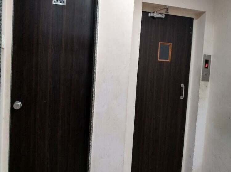 فندق Gayatri By Sky Stays