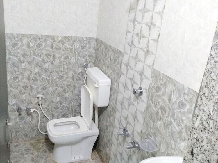 فندق Gayatri By Sky Stays