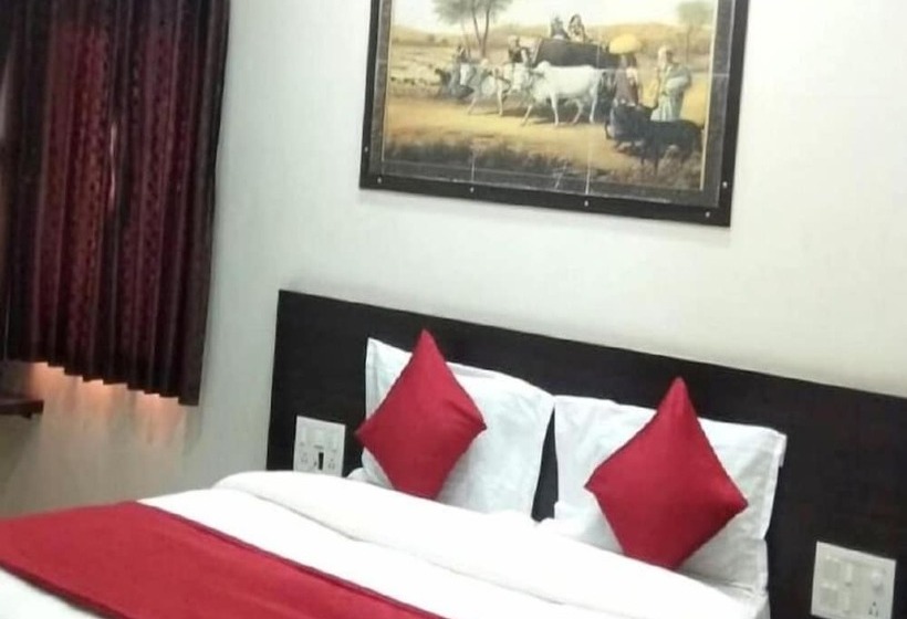 فندق Gayatri By Sky Stays