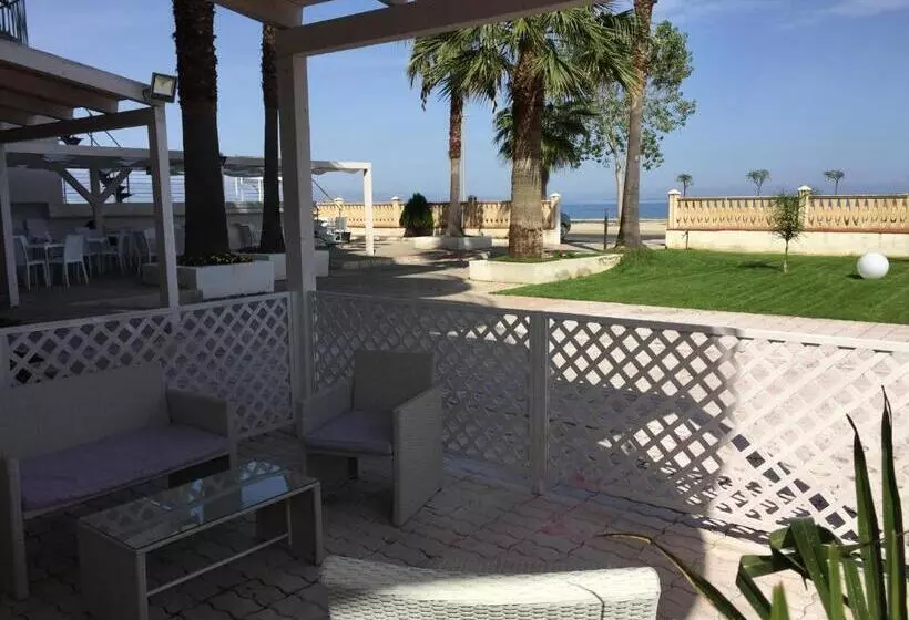 Hotelli Holiday Affittacamere