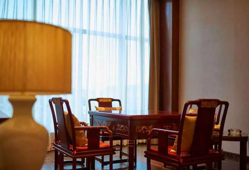 ホテル Hualuxe Leshan, An Ihg