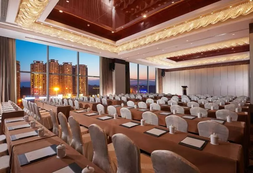 ホテル Hualuxe Leshan, An Ihg