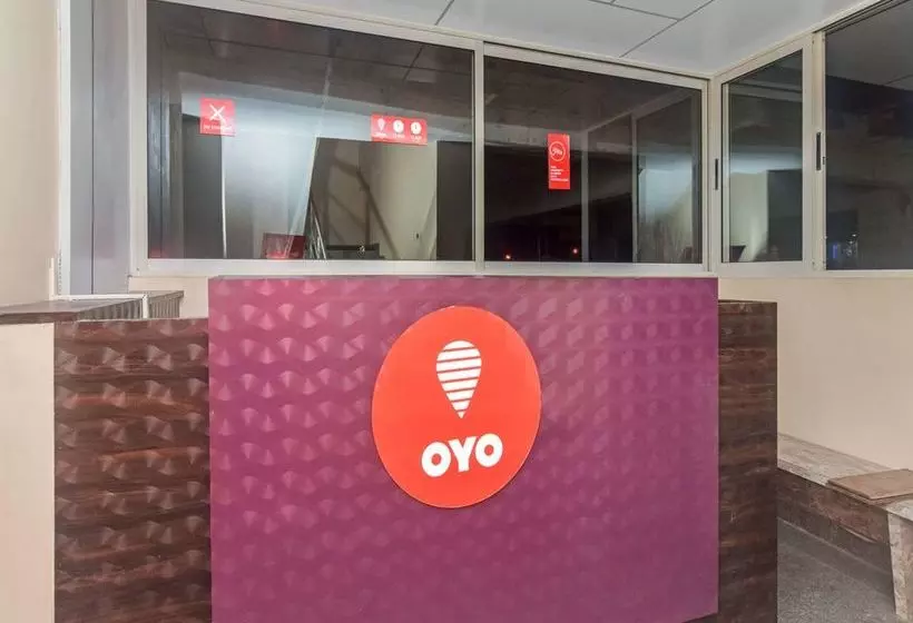 ホテル Oyo 12347 Mv Residency