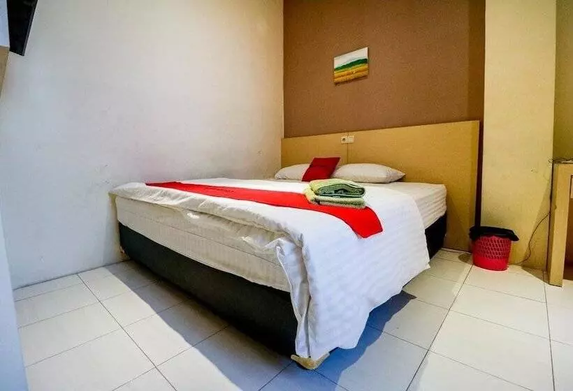 Hotelli Reddoorz Near Pasar Tarapung Siring Banjarmasin