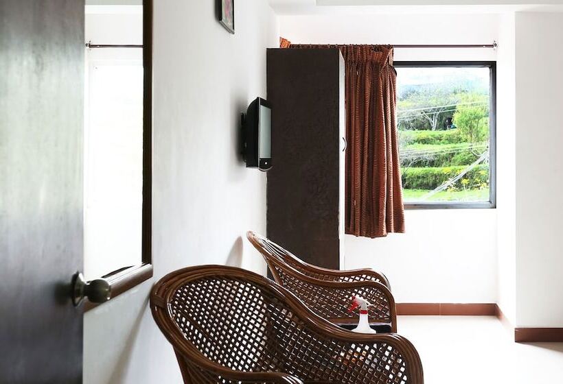 בית מלון כפרי Treebo Hummingbird Nest