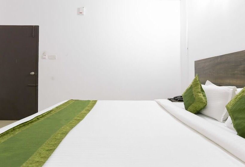 בית מלון כפרי Treebo Hummingbird Nest