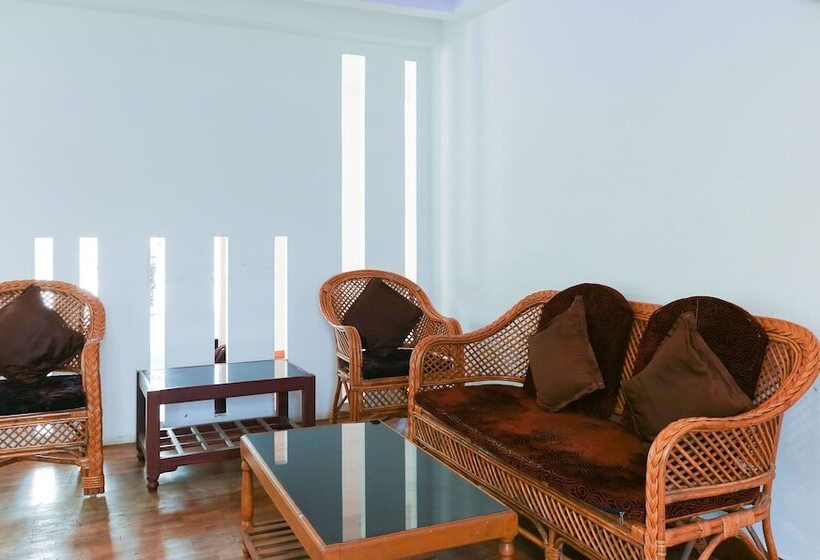 בית מלון כפרי Treebo Hummingbird Nest