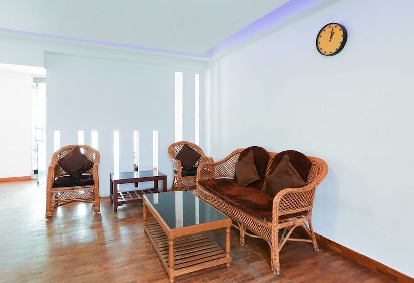 בית מלון כפרי Treebo Hummingbird Nest