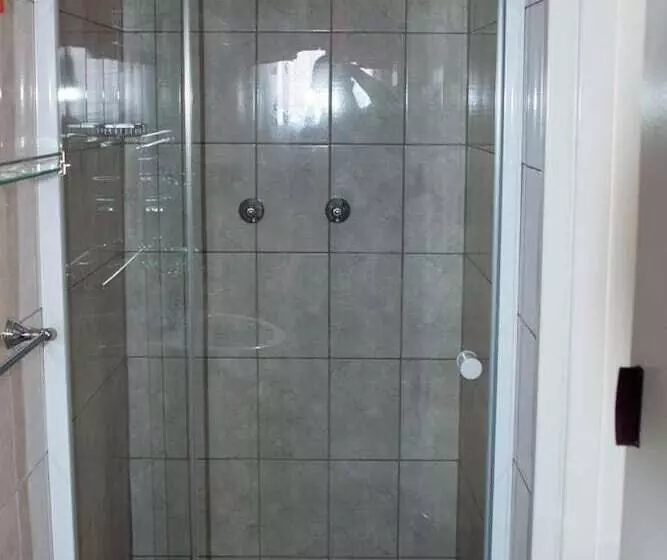 پانسیون Mpofu Guest House