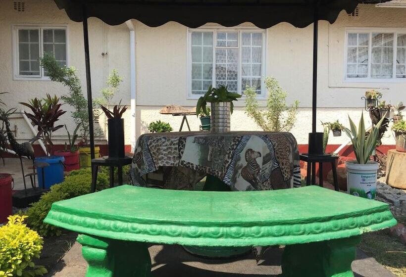 پانسیون Mpofu Guest House