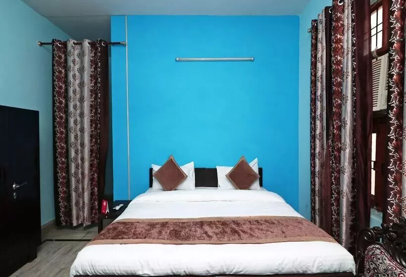 Majatalo Oyo 16146 Royal Guest House