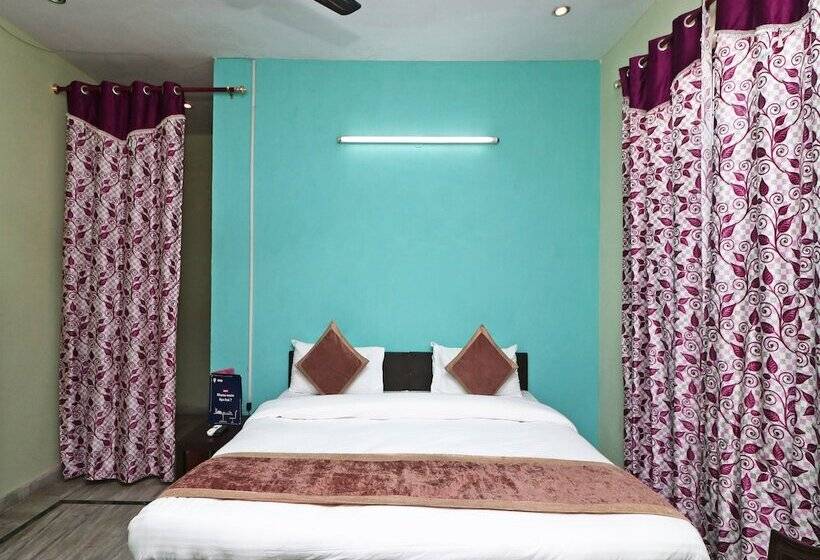 Pension Oyo 16146 Royal Guest House