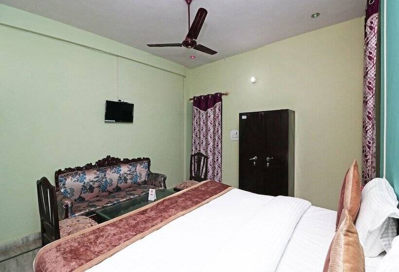 Pension Oyo 16146 Royal Guest House