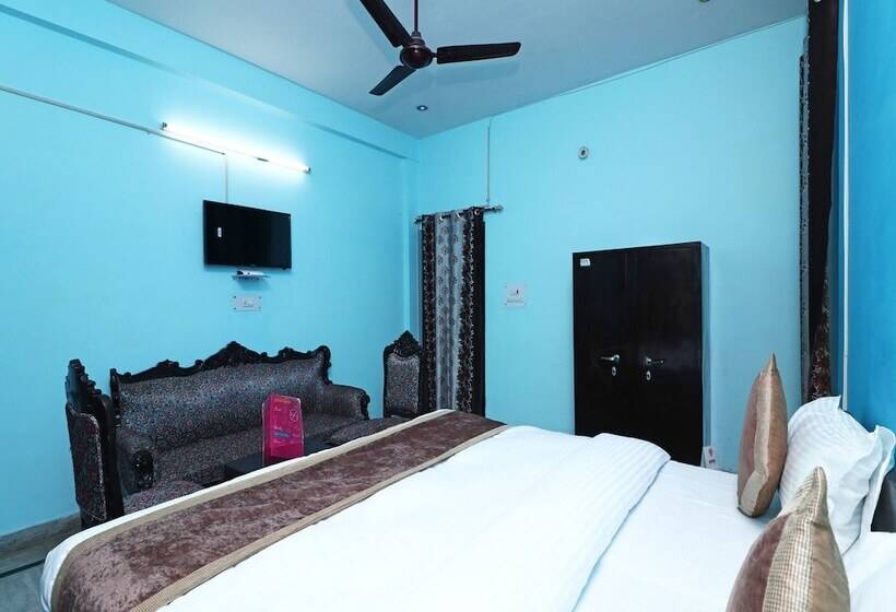 Pension Oyo 16146 Royal Guest House