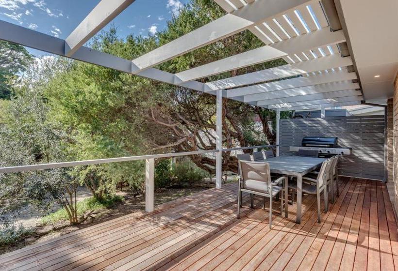 Serenity On Tarakan   Quiet Location Near Bay