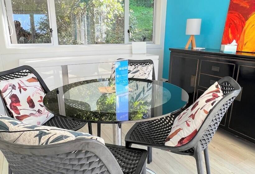 Tiri Cottage   Seaviews In Oneroa