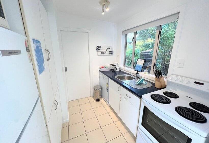 Tiri Cottage Seaviews In Oneroa