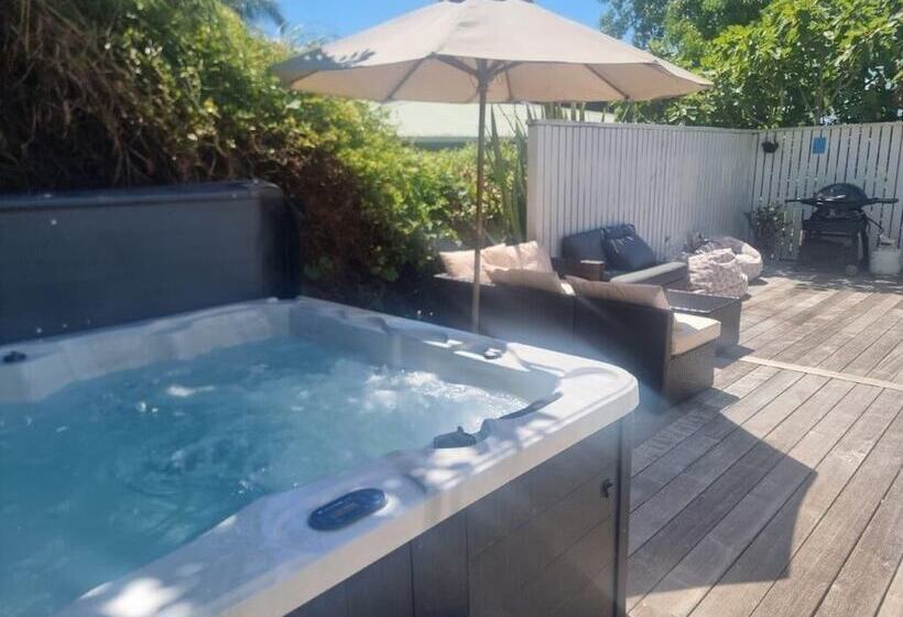 Tiri Cottage   Seaviews In Oneroa