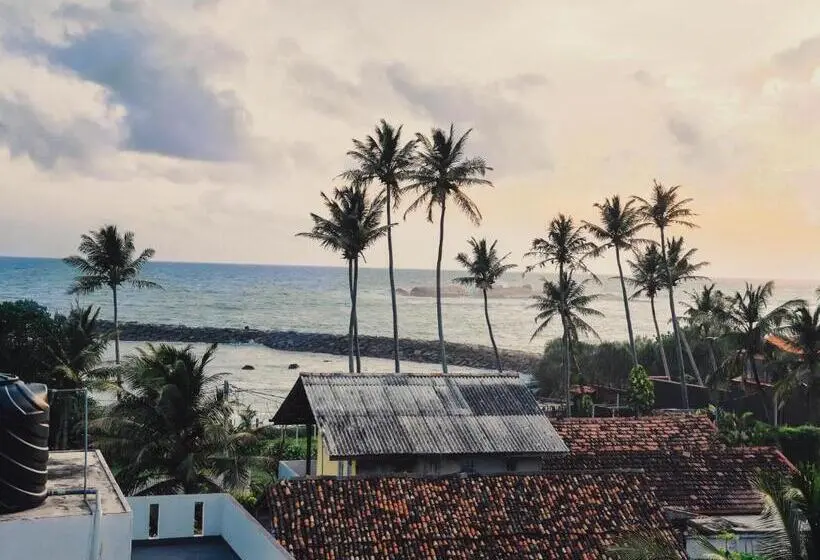 ホテル Keanu Resort Ambalangoda