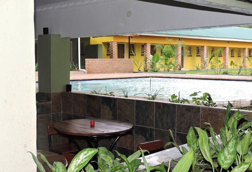 Café Zambezi House Of Africa Hostel