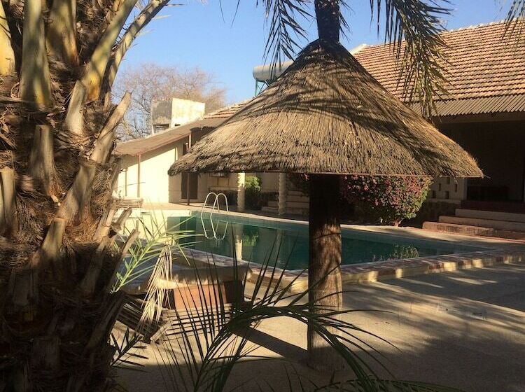 هتل Africa Strike Lodge